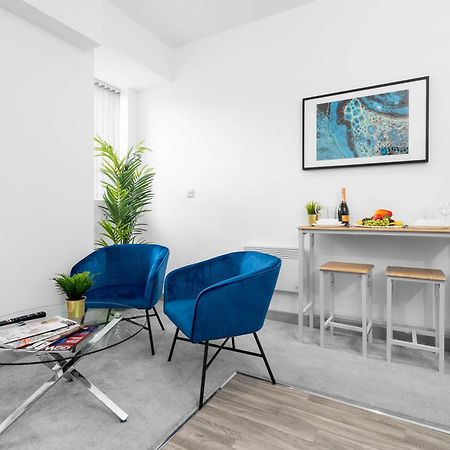 Modern Apartment In Brierley Hill - Secure Parking - Wifi & Netflix - Excellent Value - 11O Luaran gambar